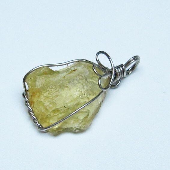 リビアングラス ペンダント 一点物 メール便可 112-13828