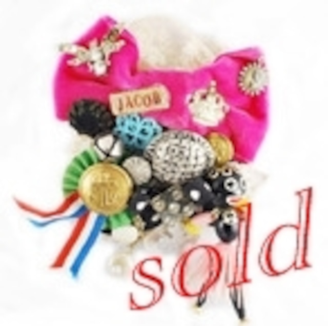 Ribbon collage broach L