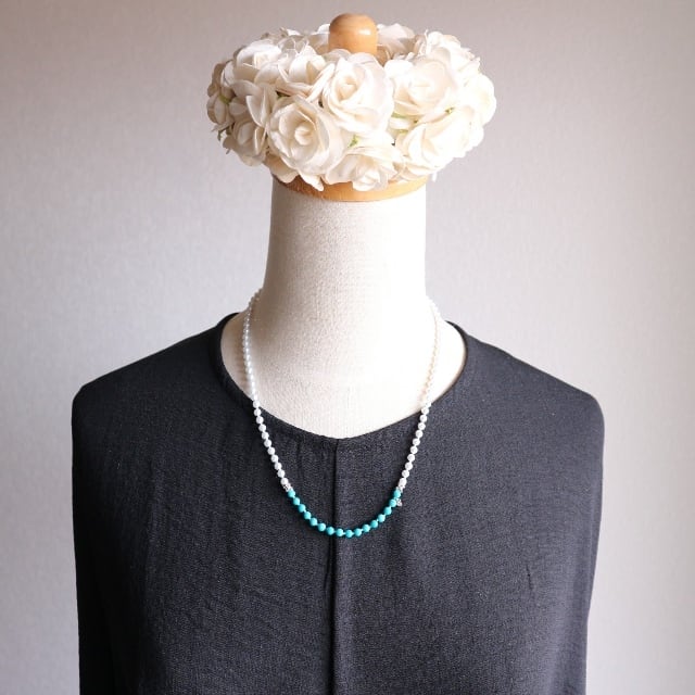 小さなターコイズとパールのネックレス | ハンドメイドのコスチューム
