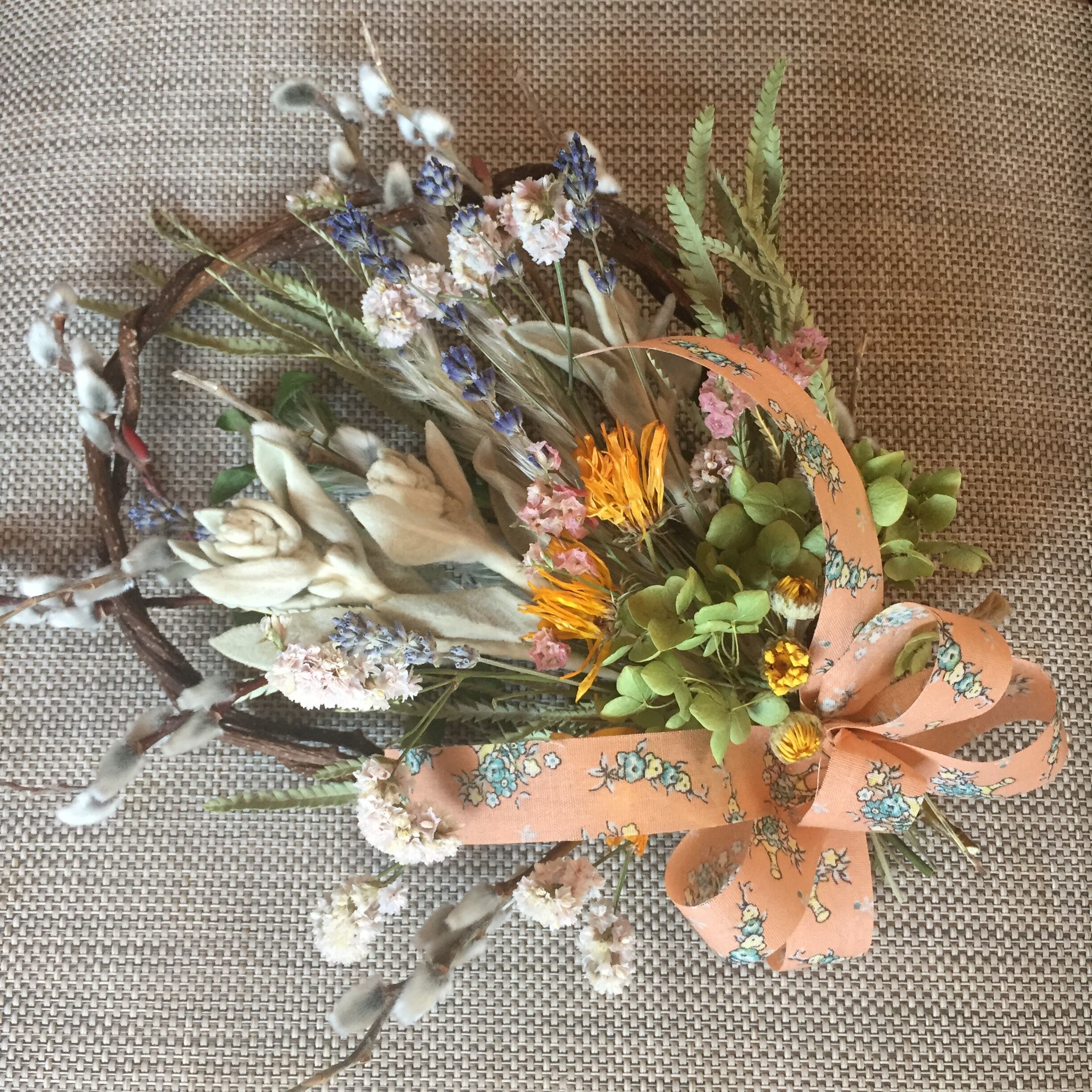 ネコヤナギとラベンダーのスワッグリース エンジェル リース工房