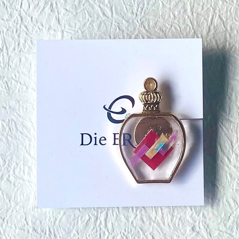 ペットボトルキャップとレジンのポニーフック ゴールド 赤い