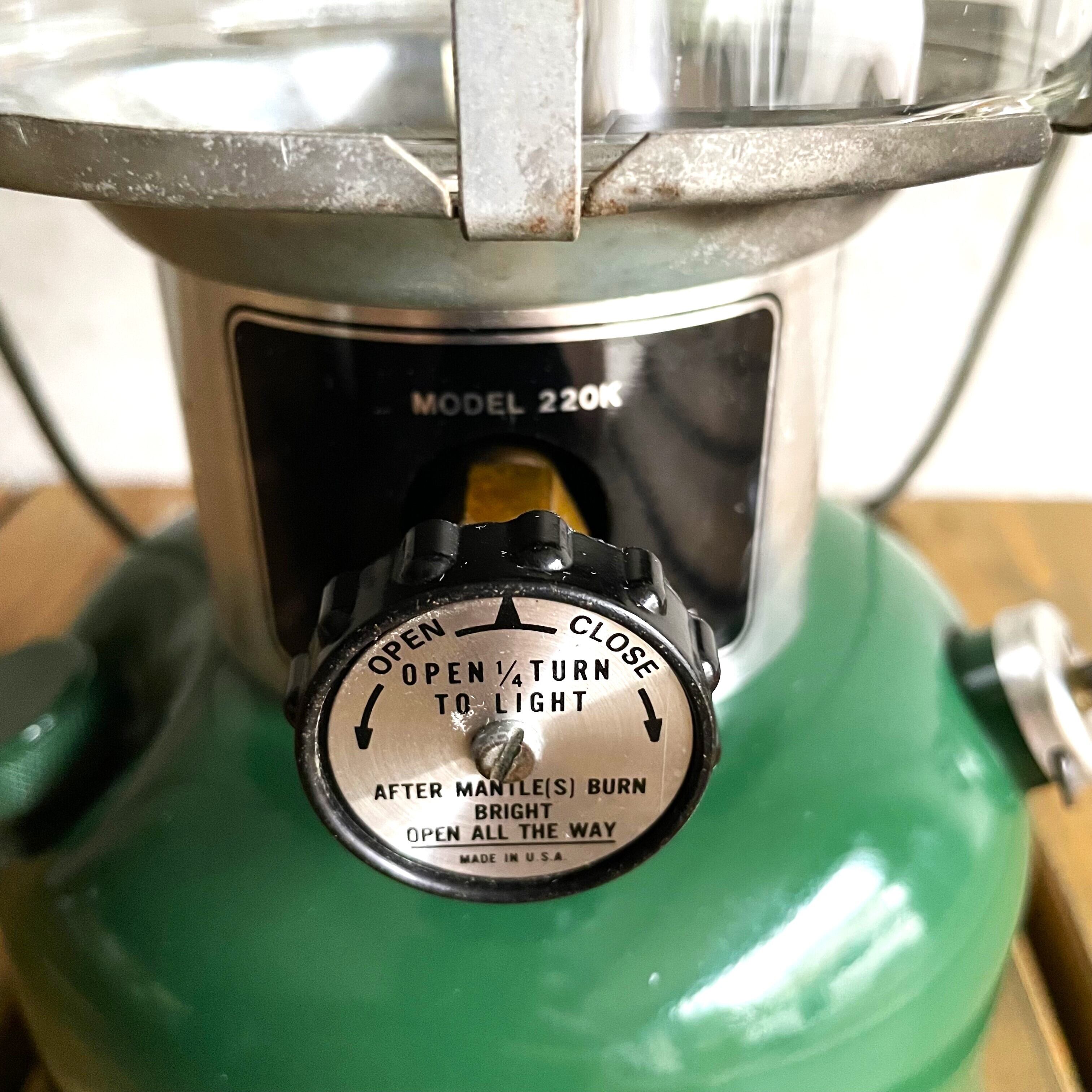 美品・整備済み‼️☆Coleman 220K 05/'81☆ コールマン 220K 1981年3月製造 ツーマントル ランタン COLEMAN