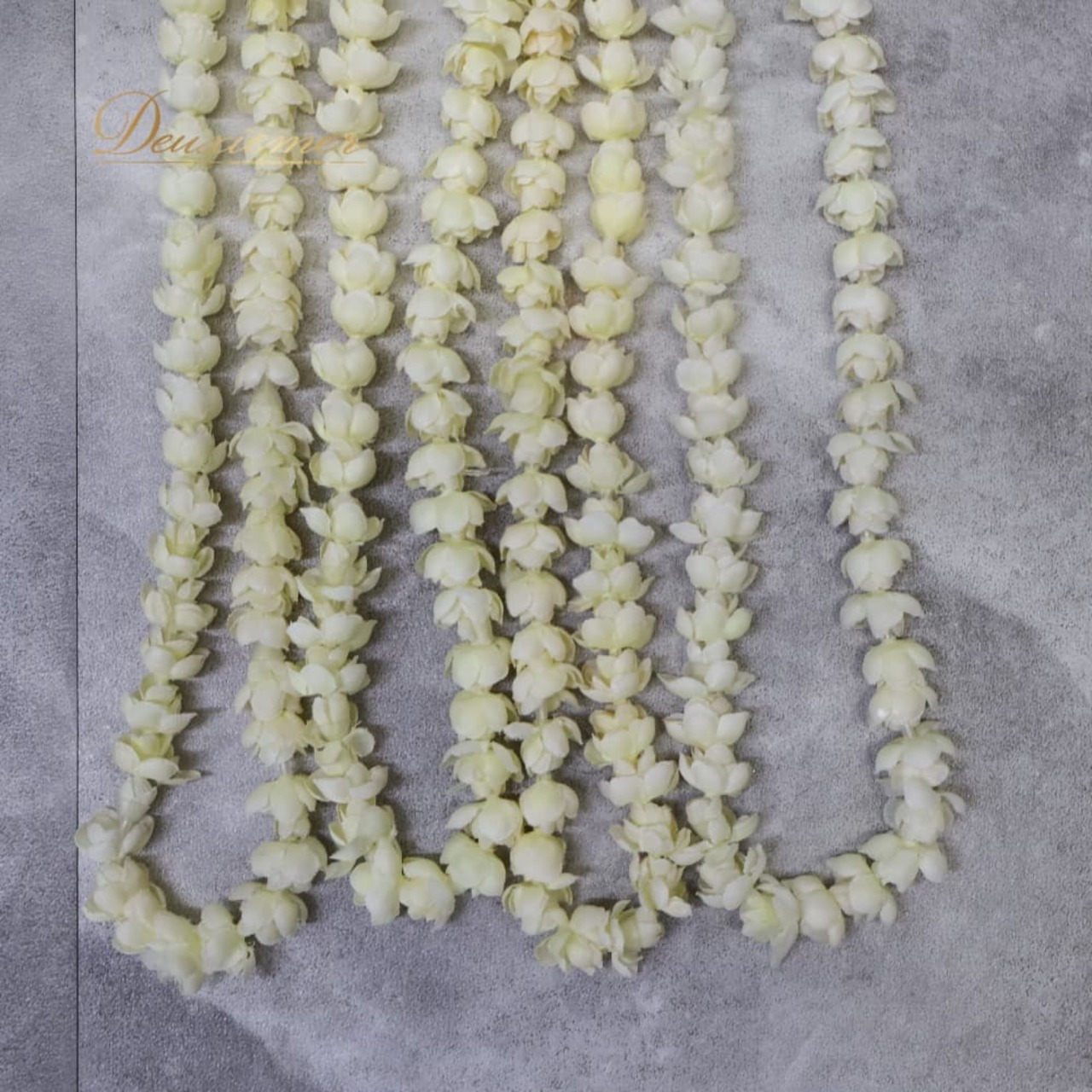 フラダンス 小物 まとめ売り 全4点 セット ホワイト系 ピカケ ピカケレイ レイ 花 花飾り ネックレス 白 ロング 小道具 フラ ダンス タヒチアン かわいい 練習 レッスン イベント ステージ おしゃれ