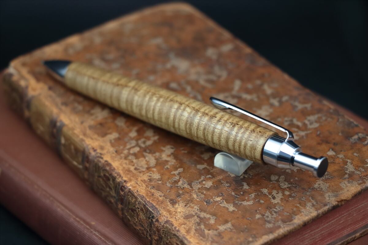 沈金の輝き キハダ/黄檗 縮杢 特上・Pencil 0.5mm」木軸シャープ