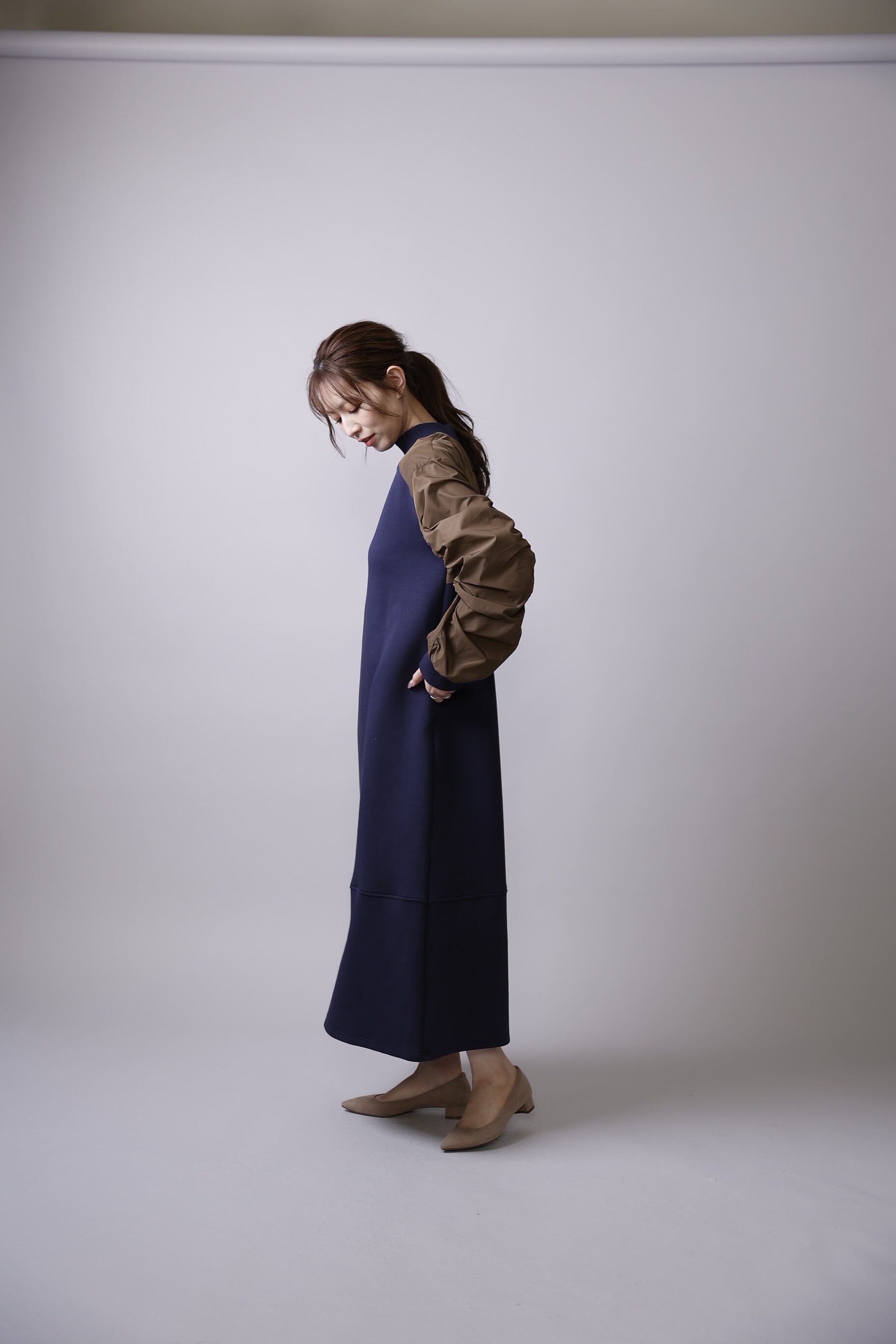 P256-27001 モックネックワンピース