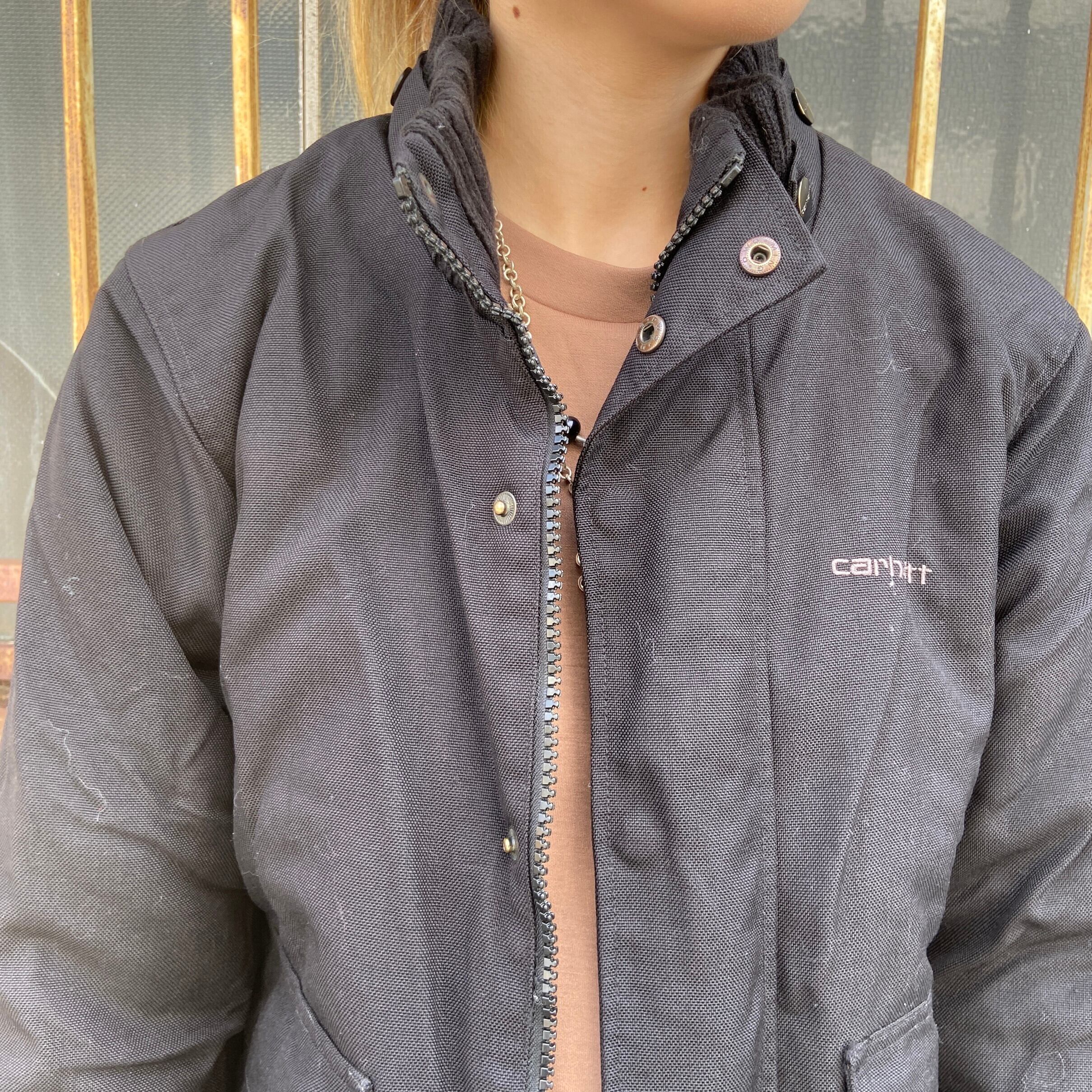 Carhartt カーハート ハイネック ナイロンジャケット ブルゾン ブラック 黒色 メンズXS 古着 ワンポイントロゴ刺?  中綿キルティングライナー【ワークジャケット】【HA10】【CS2301-40】【AN20】 | cave 古着屋【公式】古着通販サイト