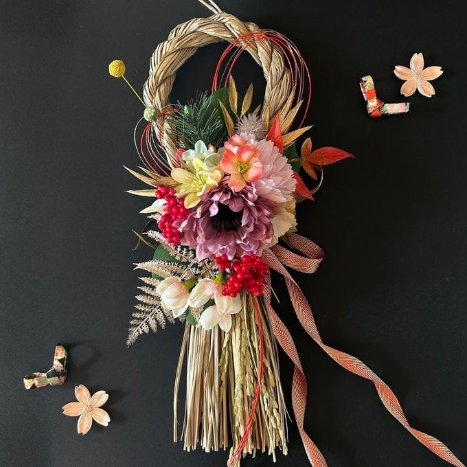 2026年☆お正月飾り★モーブピンクのダリアと杉綾リボンのしめ縄飾り しめ飾り モダンしめ縄 餅花 稲穂 南天 水引 ナチュラル