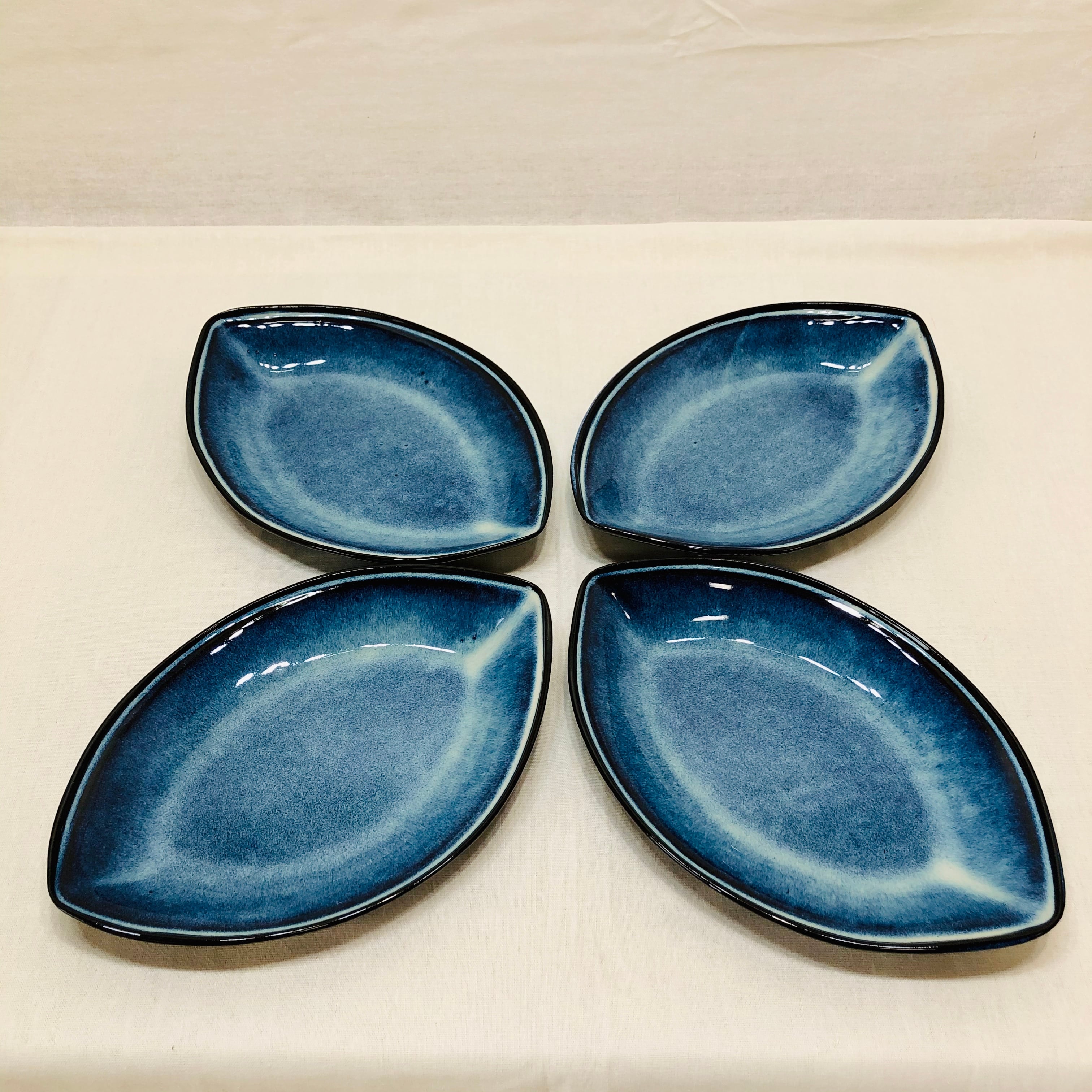 藁灰釉船皿 | 梵良窯