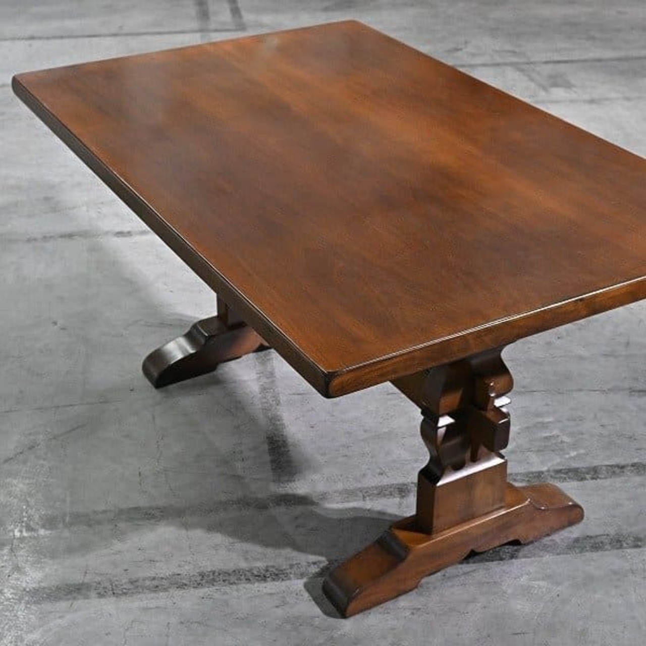 スペイン製 バロッサバレンティ ダイニングテーブル リビング 4人掛 クラシカル マホガニー材 VAROSA VALENTI【中古家具/中古インテリア/USED家具ユーズド家具/リサイクル】