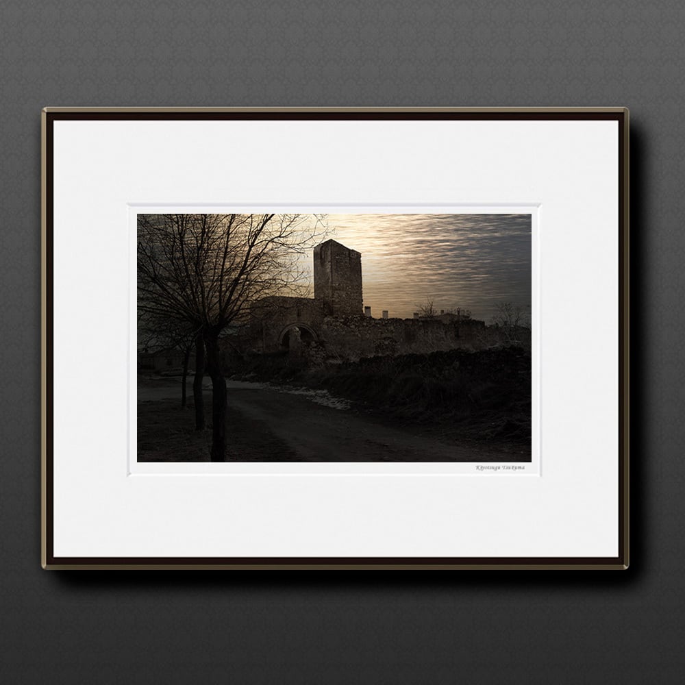 シエスタの夢 #009 古城 ■額縁サイズ(三三)606×455mm