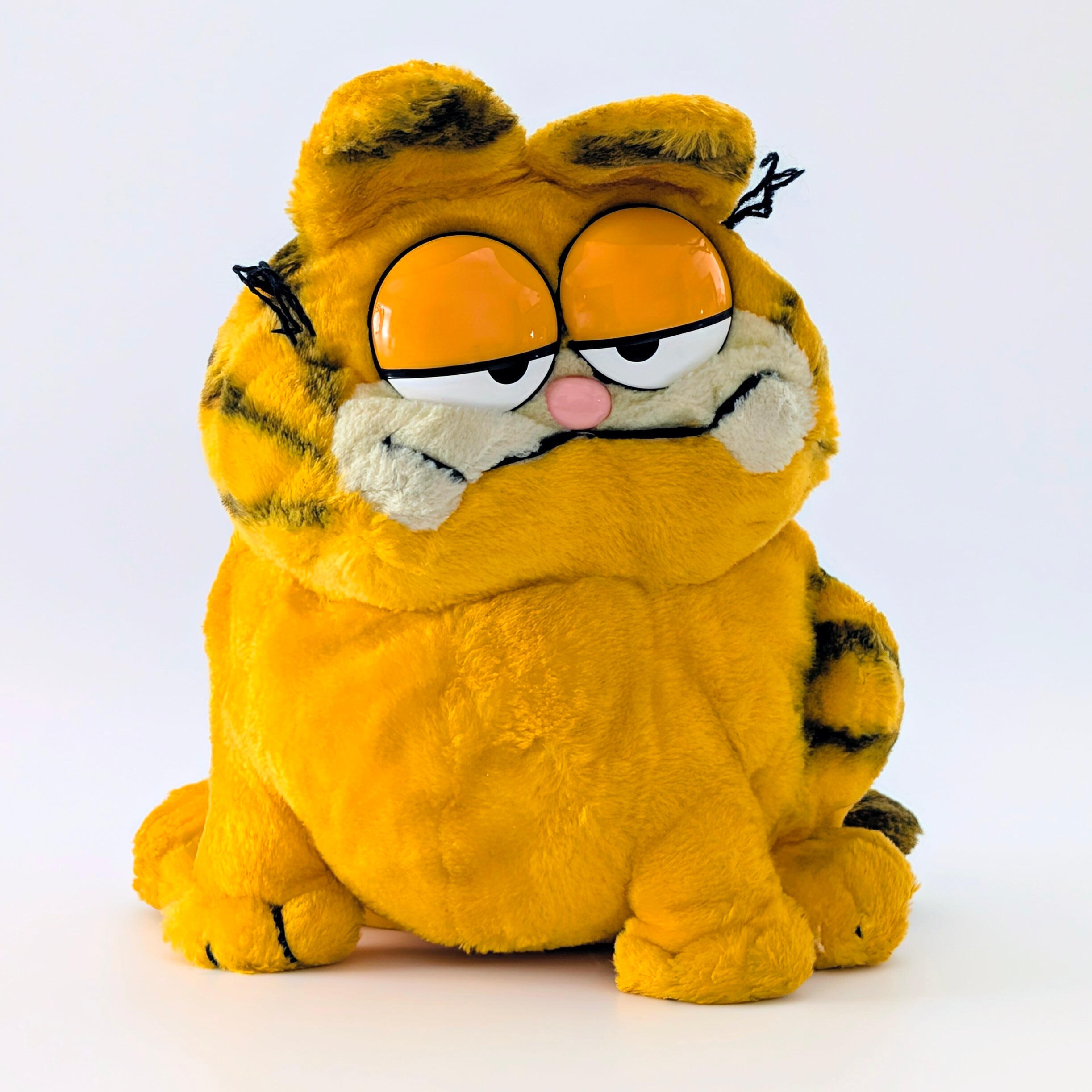 ☆ VINTAGE 1980年代初期 ☆【 Garfield ( ガーフィールド ) 】『 ガーフィールド / おすわり左向き ビッグサイズ！ 』ぬいぐるみ プラッシュ plush 1980年代年製 〚アメリカン雑貨 アメトイ〛