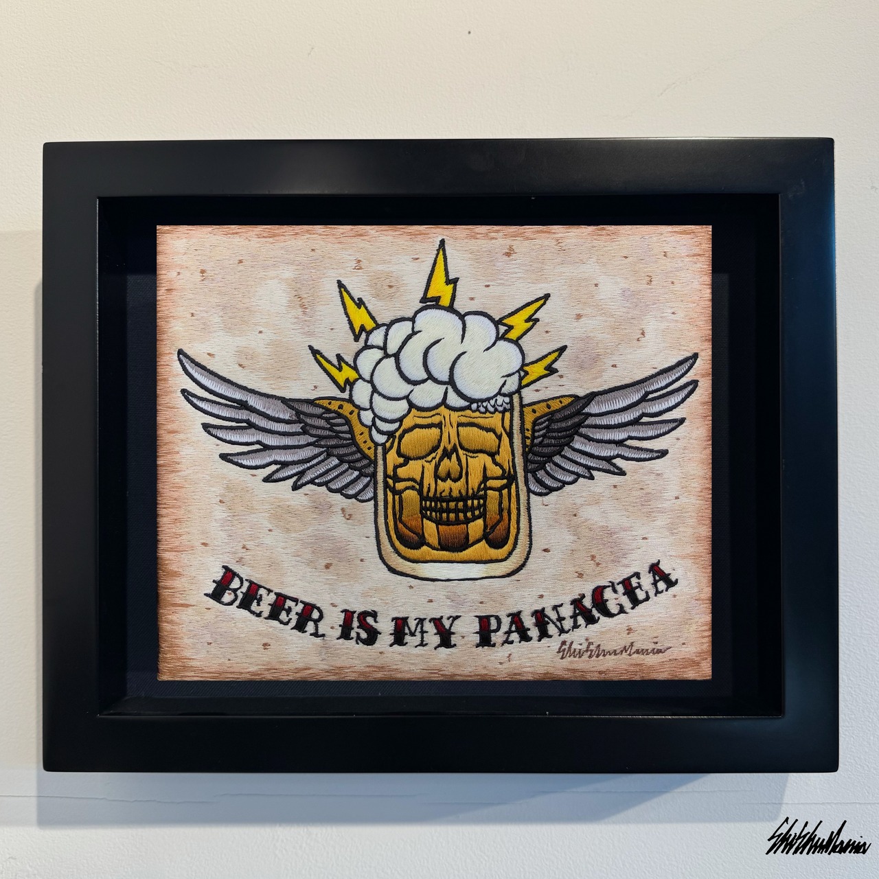 Beer is my panacea刺繍パネル【横振り刺繍】