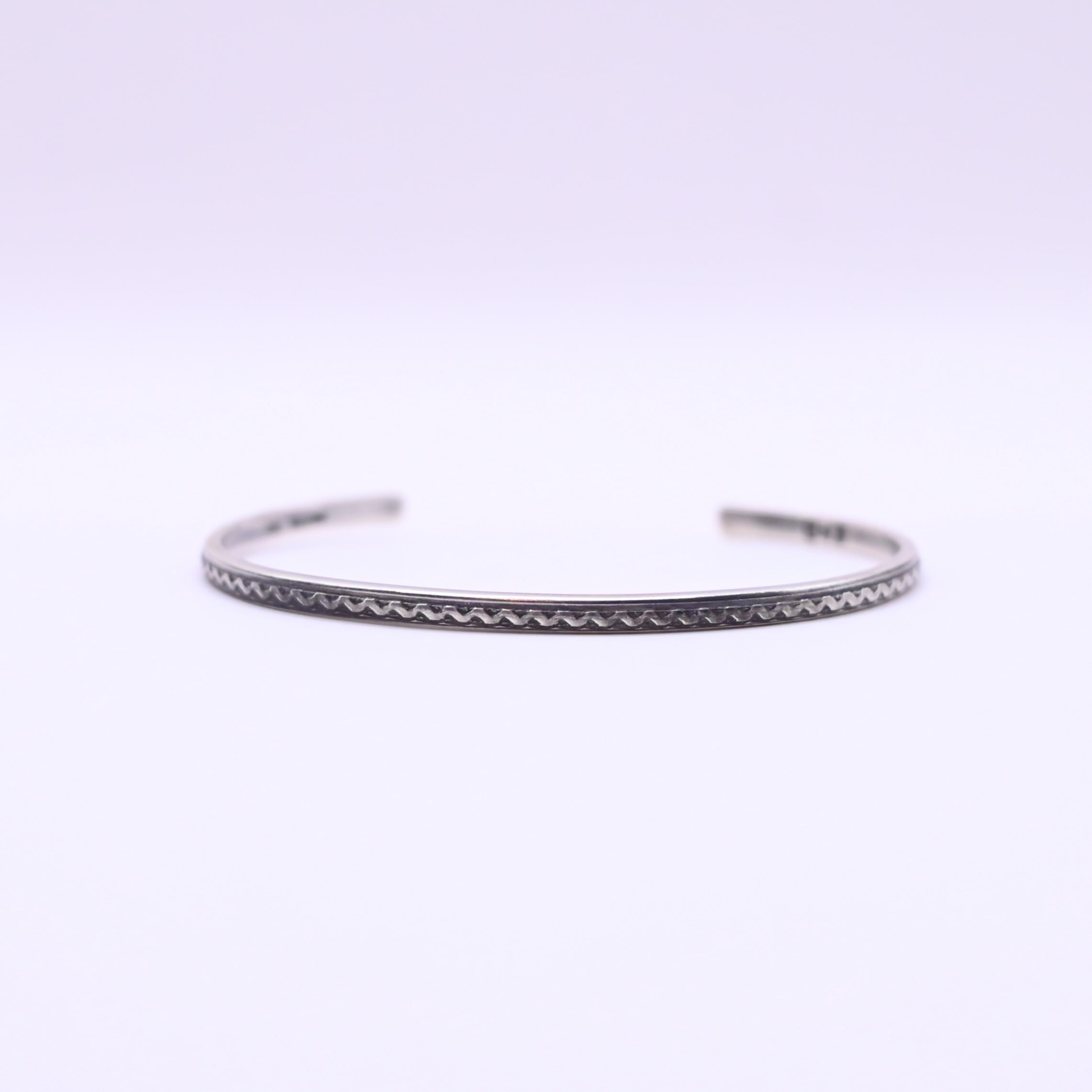 ERICKA NICOLAS BEGAY / STAMP BANGLE-02(L) | GANKO