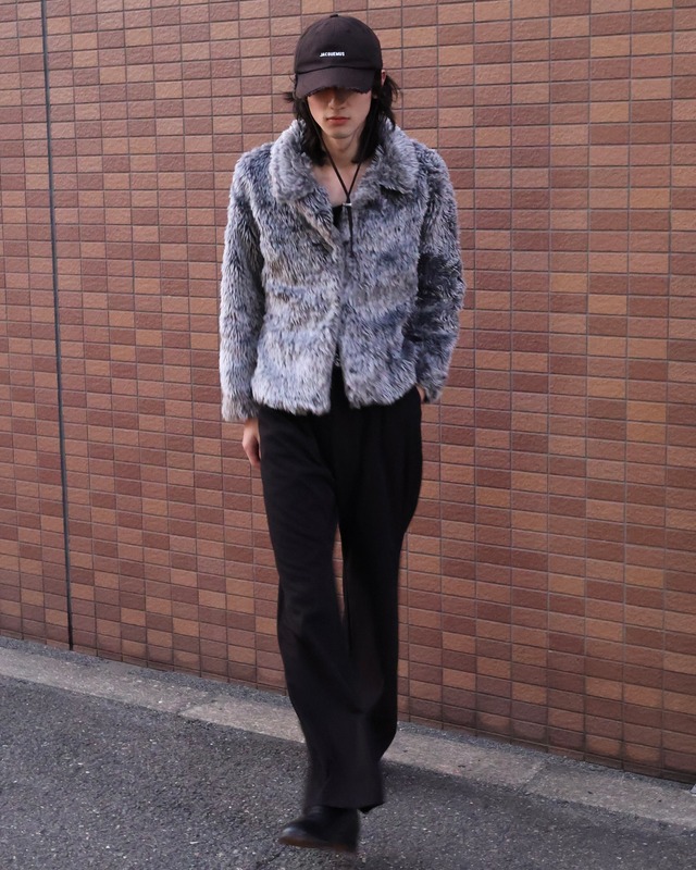 Clip button fur blouson