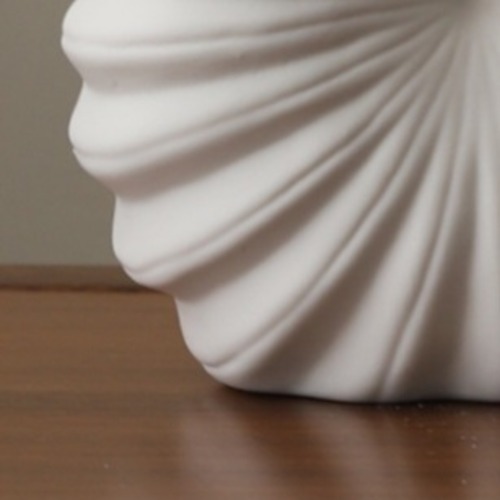 セラミック花瓶 ジャスパー シェル 貝殻 扇形 陶器 フラワーベース インテリア雑貨 マリン デザイン おしゃれ 北欧風 海 装飾品 ホワイト