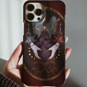 Spherical doll's heart smartphone case