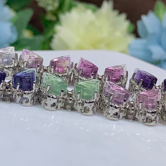 4.10個セット☆フローライト蝶々・縦横貫通穴☆パーツ