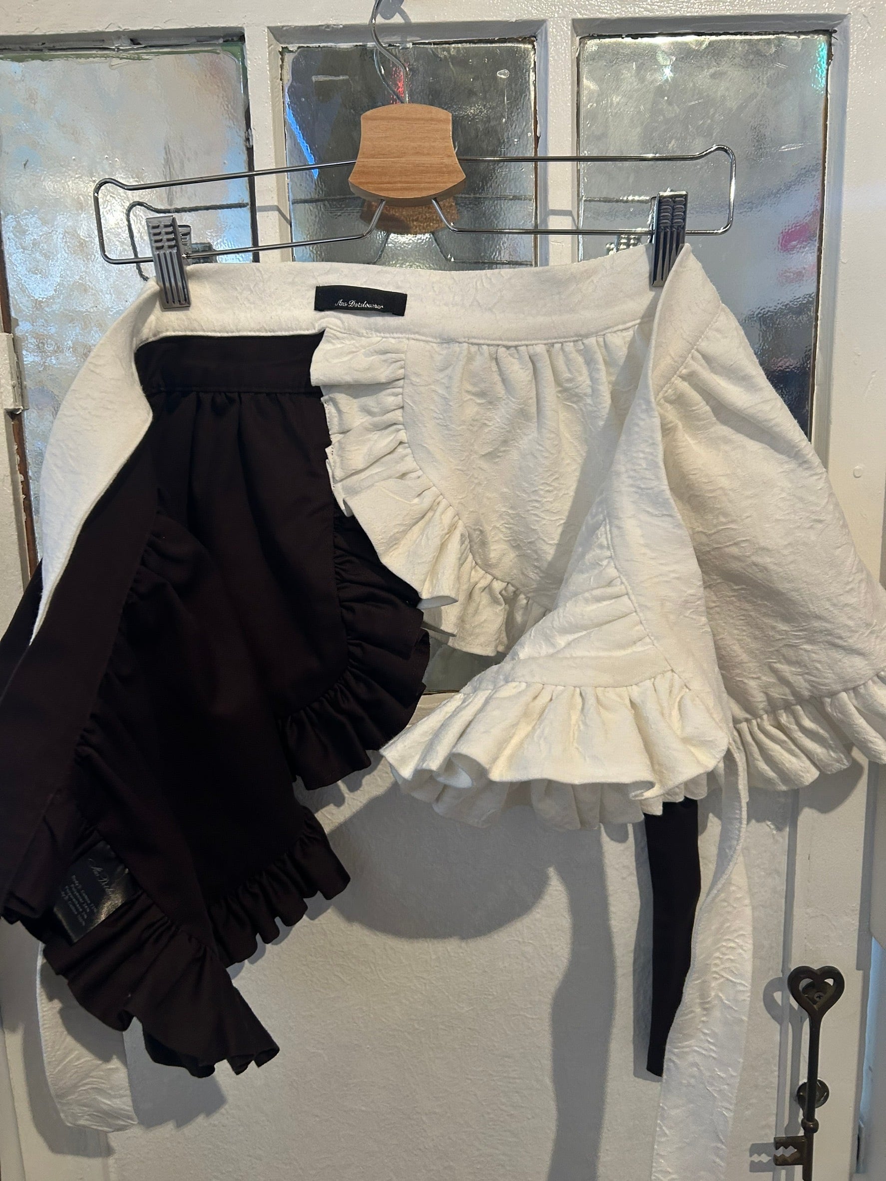 Ans Dotsloevner apron skirt mini / brown white | itimi