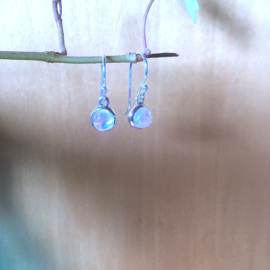 【SV925】✦6月の誕生石✦⋆.満月レインボームーンストーンピアス⋆.·Moon Light.·✦