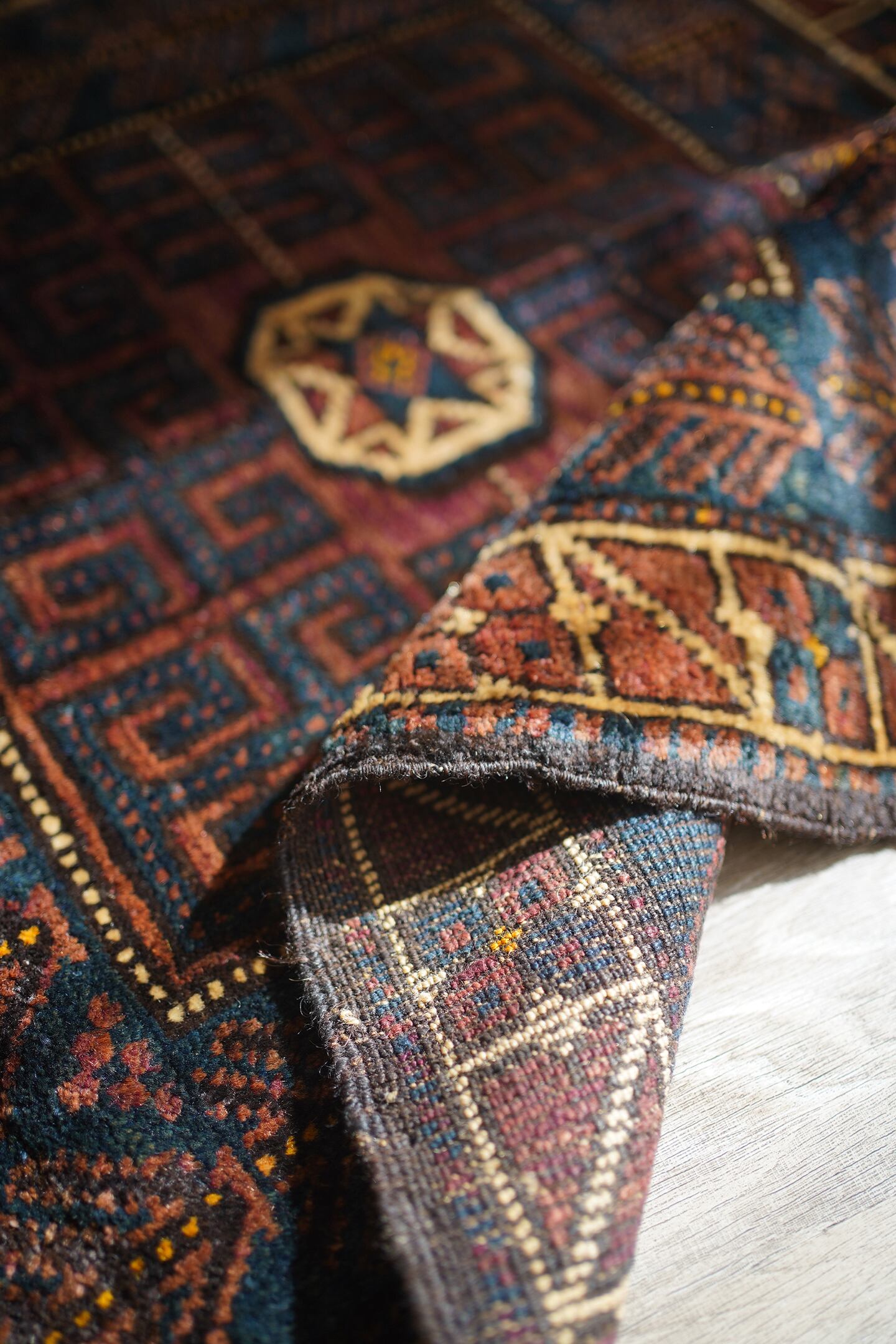 184】Vintage Afghan Baluch rug 1970's - 1980's | ヴィンテージラグ