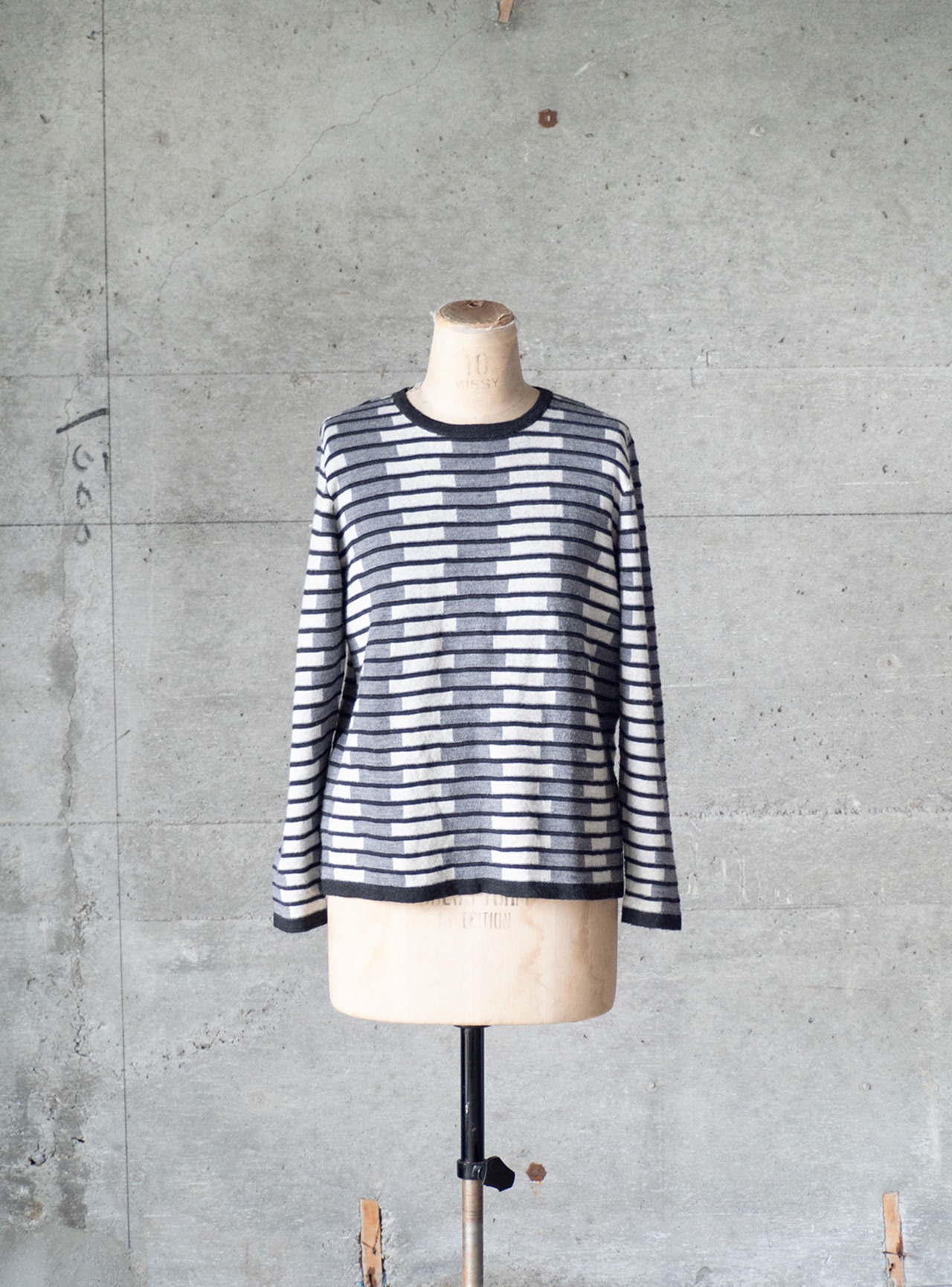"KRIS CASSIA" 1990s Shadow block border knit