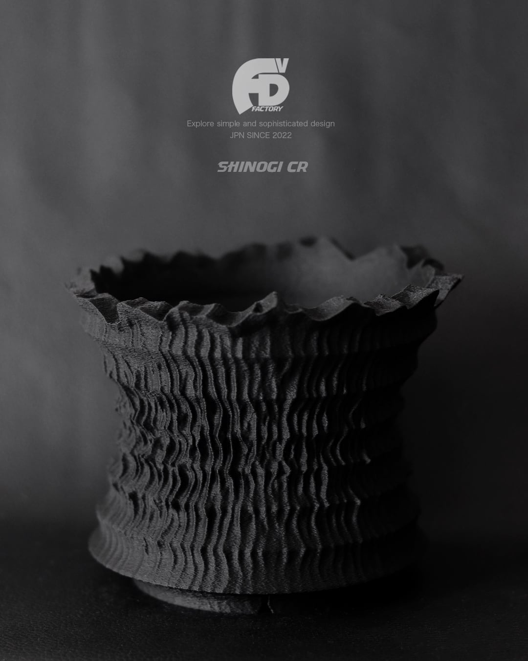 彫刻的な造形美を纏う3D植木鉢｜Adv-051-S (110×90)｜Shinogi cr Adv鉢