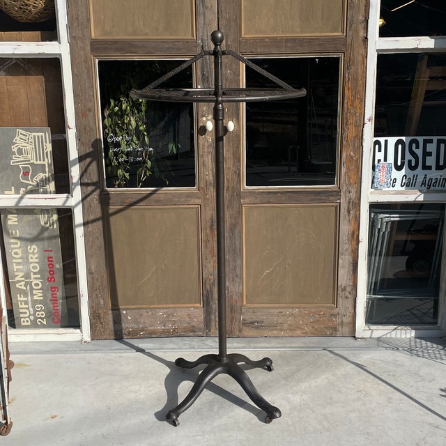 Round Clothing Rack "japanned"