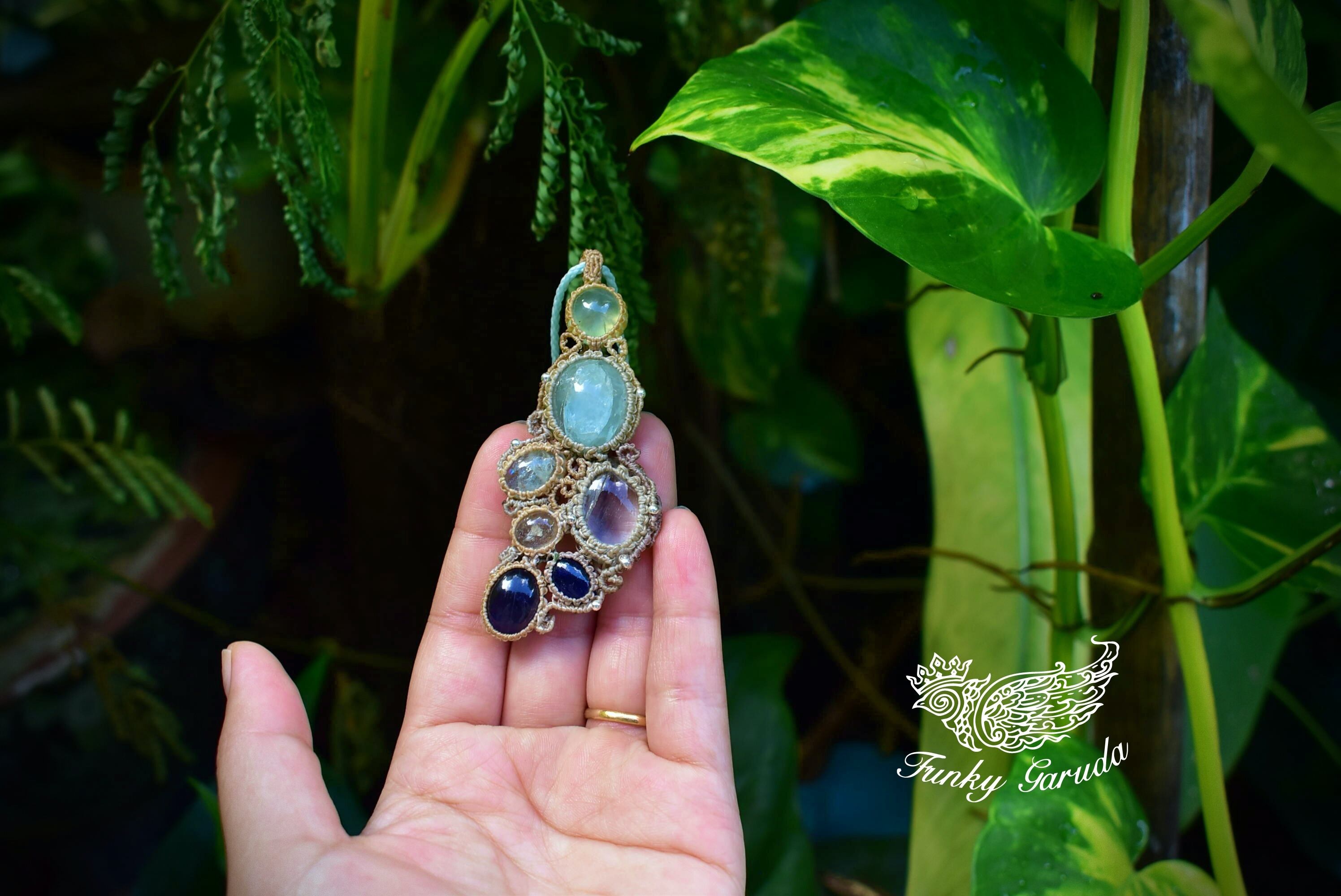 海の贈り物★虹アクアマリン マクラメペンダントaqua001