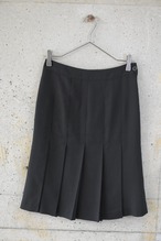 Seam-detail pleated skirt