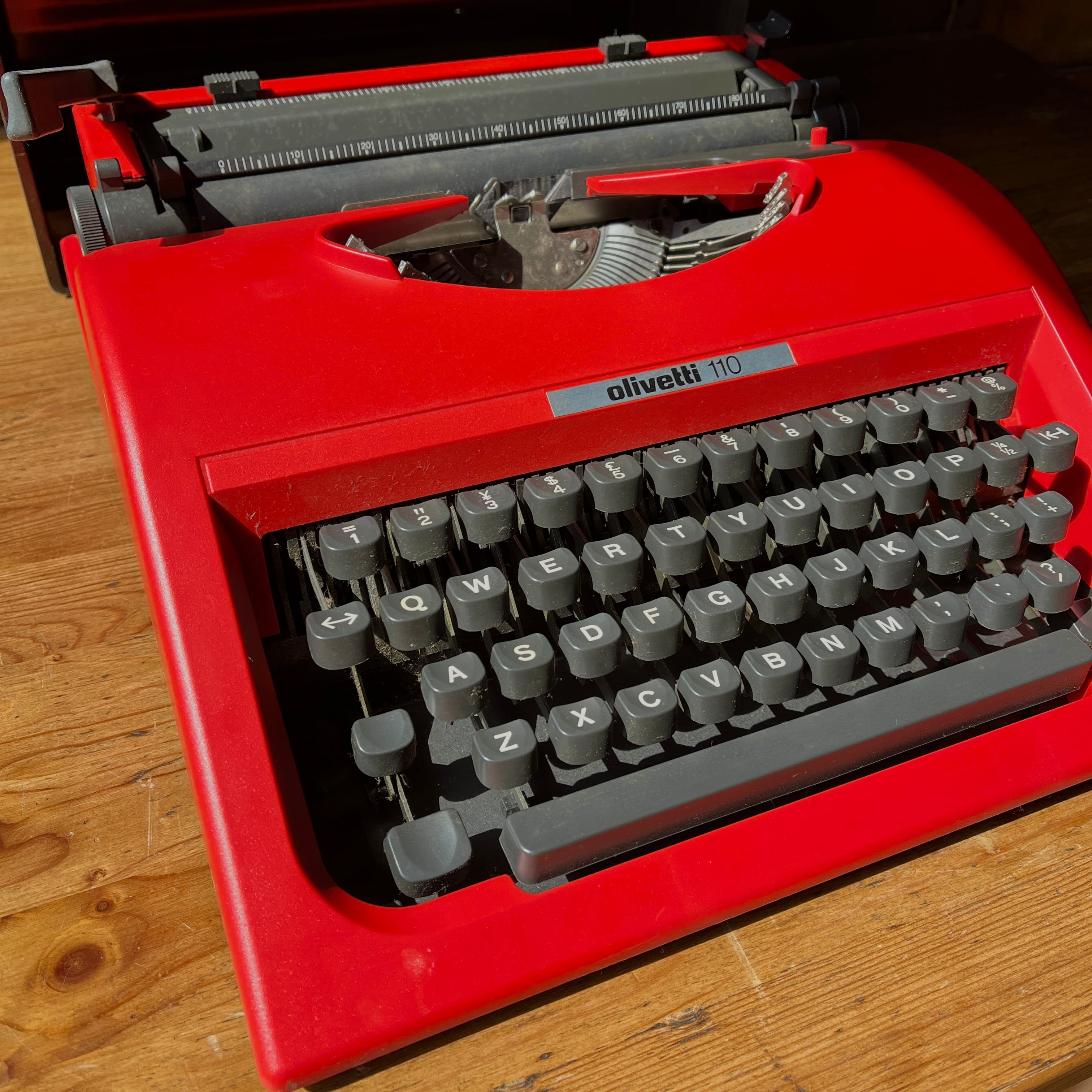 olivetti(オリベッティ) タイプライター イタリア製 古道具 olivetti(オリベッティ) タイプライター イタリア製 古道具