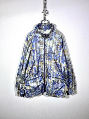 総柄 デザインポリアミドジャケット ワンポイント刺繍 腰絞り ラグラン