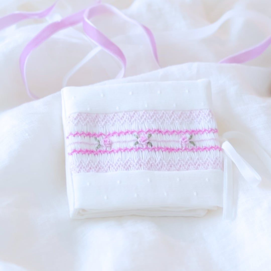 mojocamar モジョカマー スモッキング刺繍のピンクのメッシュバッグ