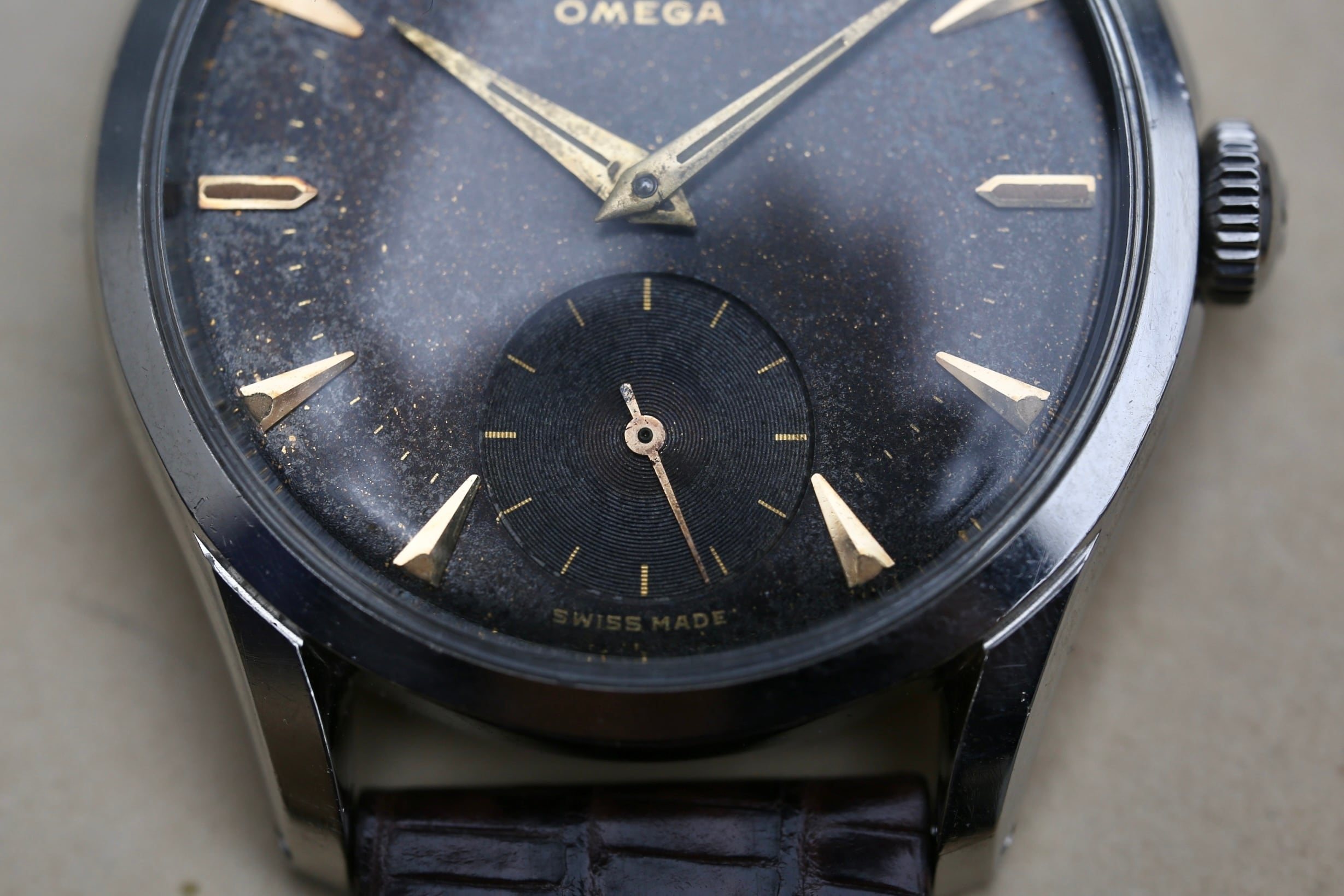 OMEGA】 1953年製 オメガ 30mmキャリバー ブラックミラー OMEGA】 1953年製 オメガ 30mmキャリバー ブラックミラー