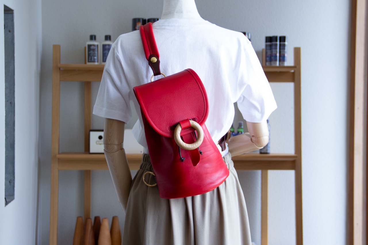 【展示品セール40%OFF|1点限り】WAKKO -わっこ- レザーミニリュック S(イエロー)|旭川木工リング留め具/2WAY