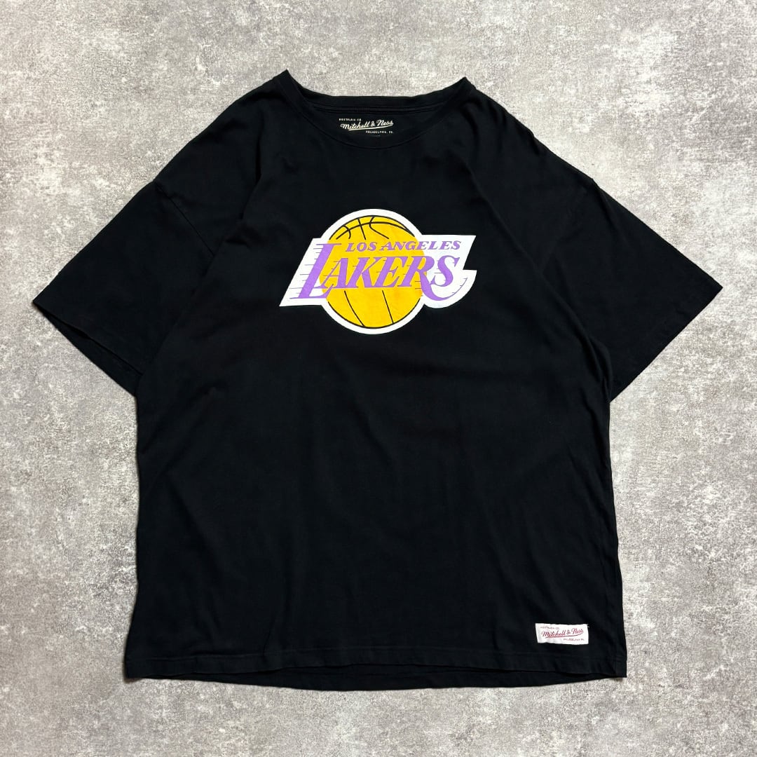 Los Angeles Lakers Printed T-Shirt. Mitchell & Ness | am3:41 - NBA