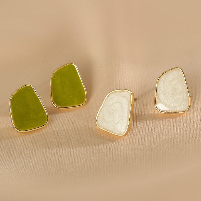 Gold Frame Pebble Stud Earrings S0230