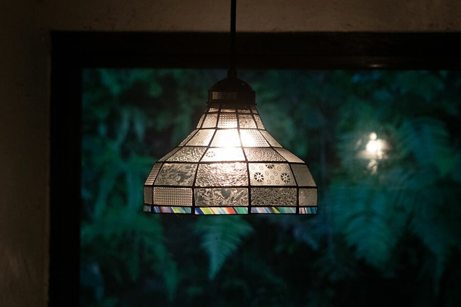 ロケット（E26 電球仕様）（ステンドグラスの吊りランプ）（ペンダント