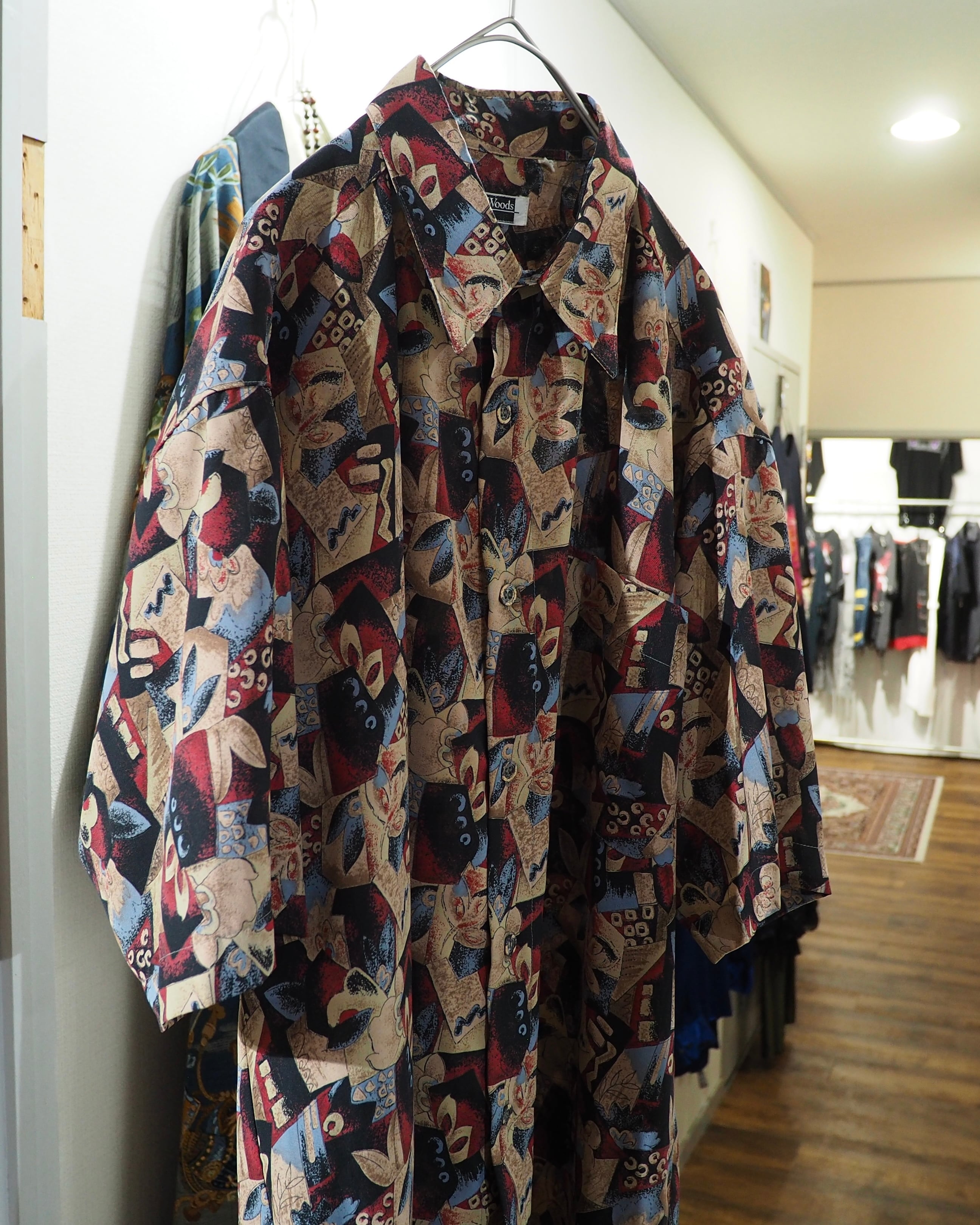 1990s Beautiful Dark Tone All Over pattern vintage loose SS shirt