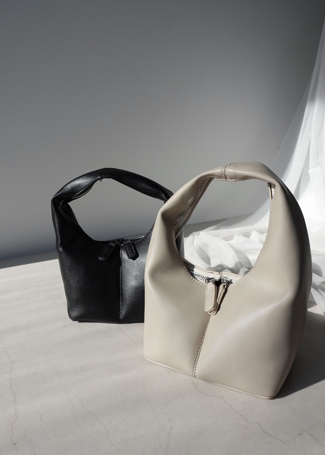 CF7001 minimal leather bag