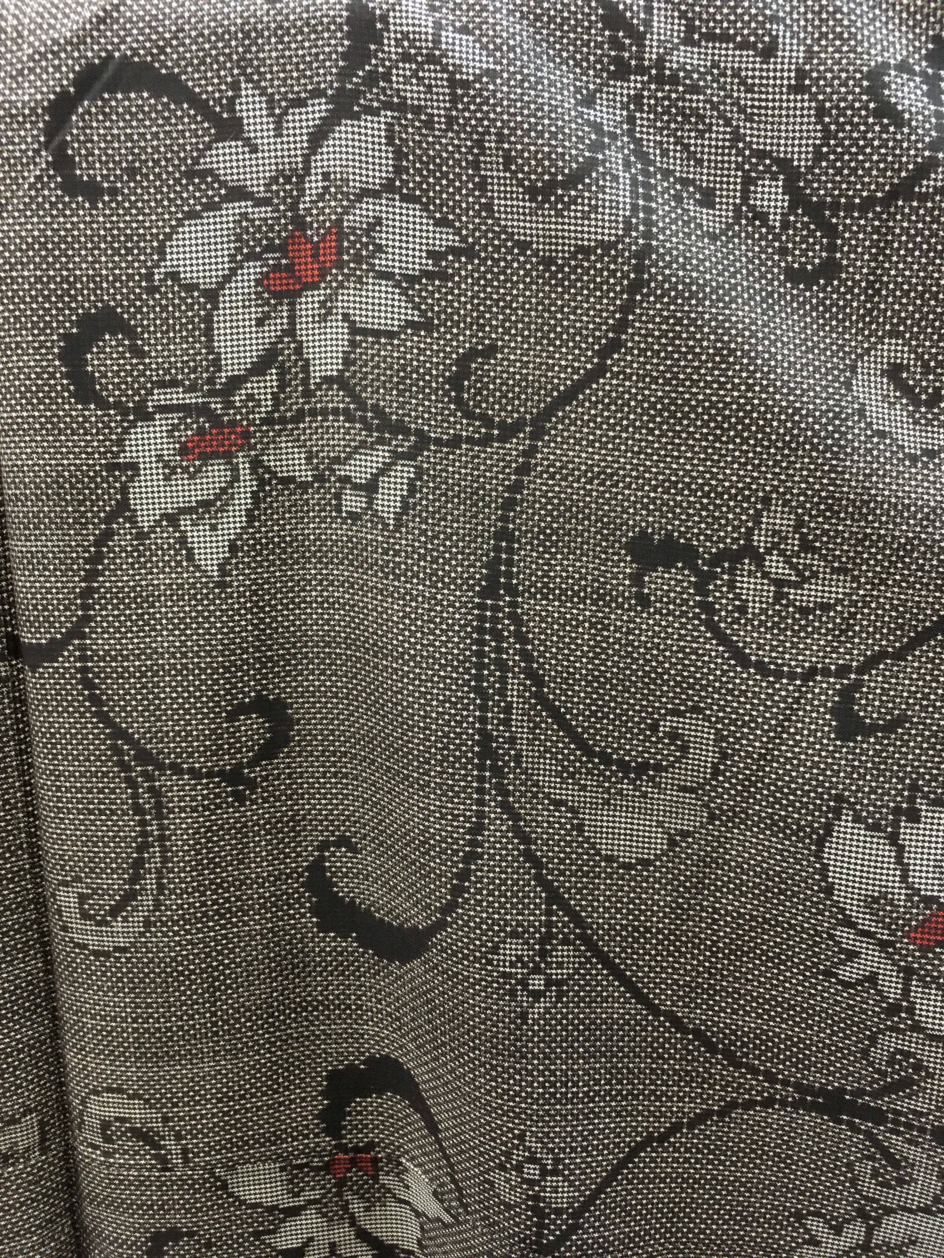 大島紬袷（こげ茶地｜唐草花）