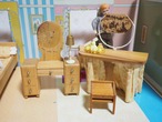 ドイツ製ドール家具セット（ベッド・ドレッサー・椅子・小引き出し・洗面化粧台・小物2点） 画像14