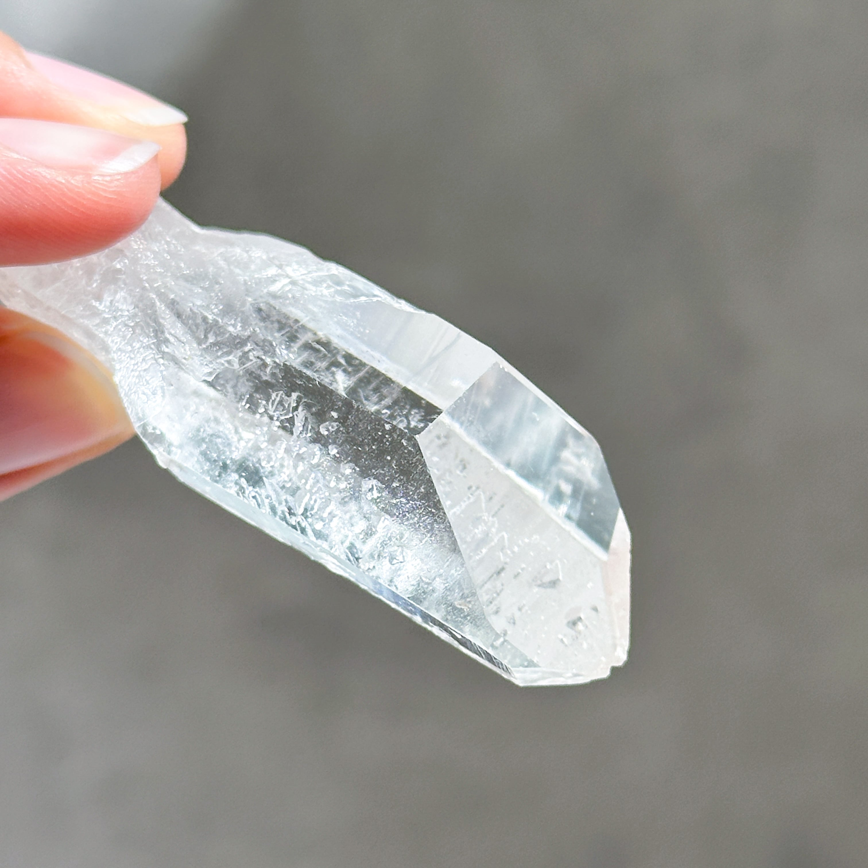 ゼッカ産クリアクォーツ ポイント 原石46 ◇ Clear Quartz ◇天然石