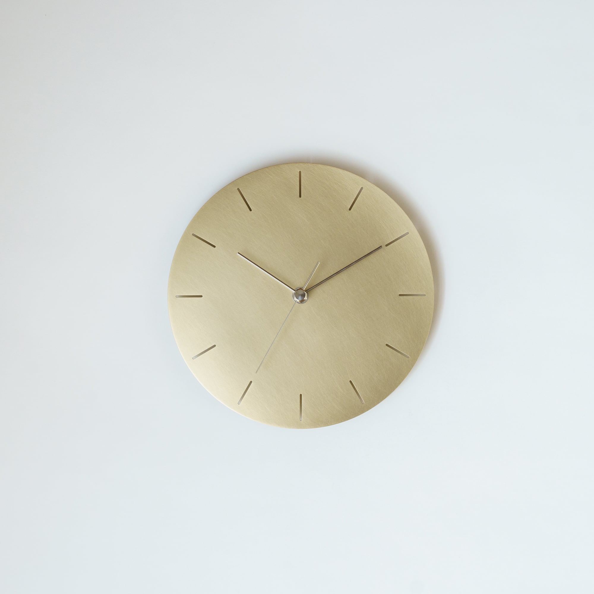 ★Takuya　　壁時計 minimal wall clock 220 _ line / brass 壁掛け時計 220 線 / 真鍮
