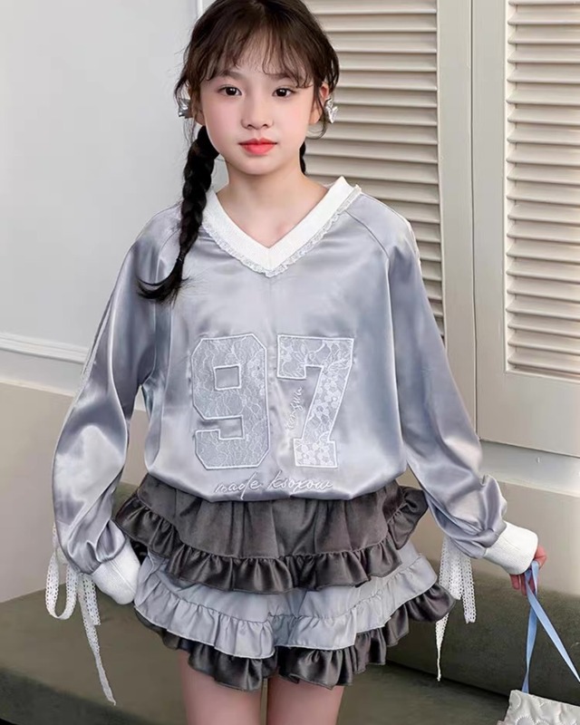 スポカワ×ガーリーMIXコーデ