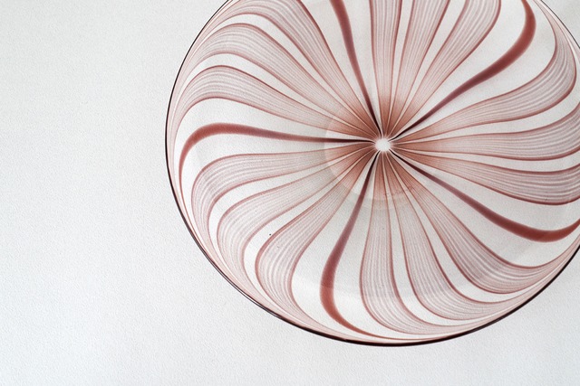 縞皿　赤　φ26cm