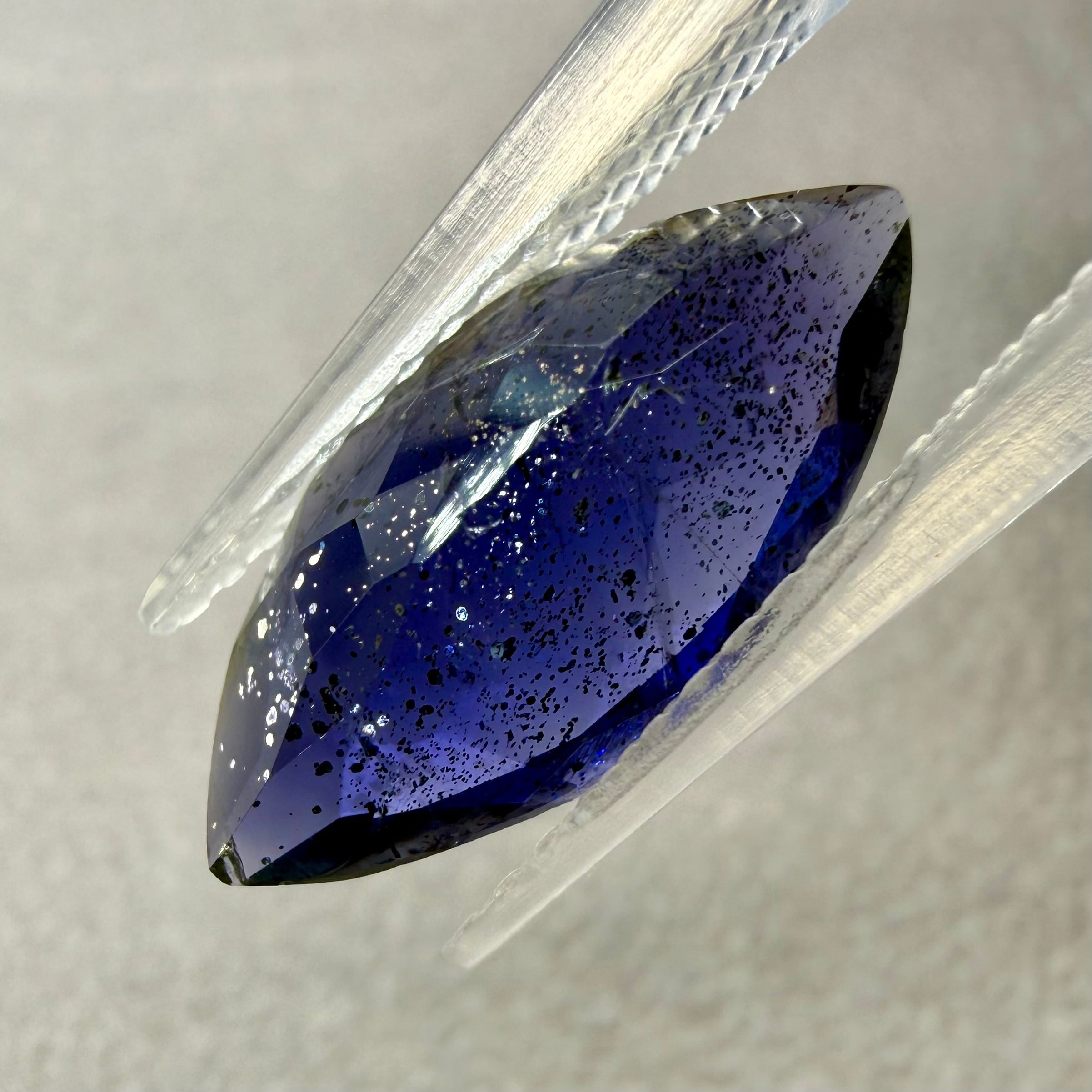 アイオライトサンストーン4.5ct 8.9×18.25×5.33mm/2613-61 | Maiko's