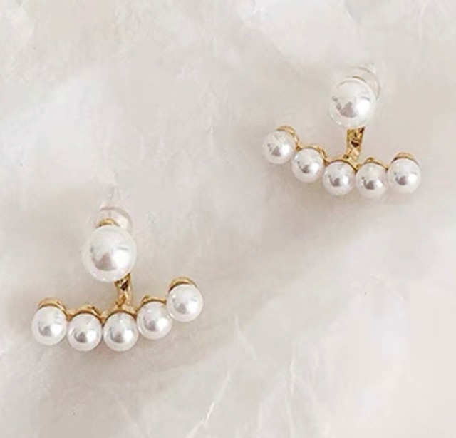 Connected Pearls Earrings