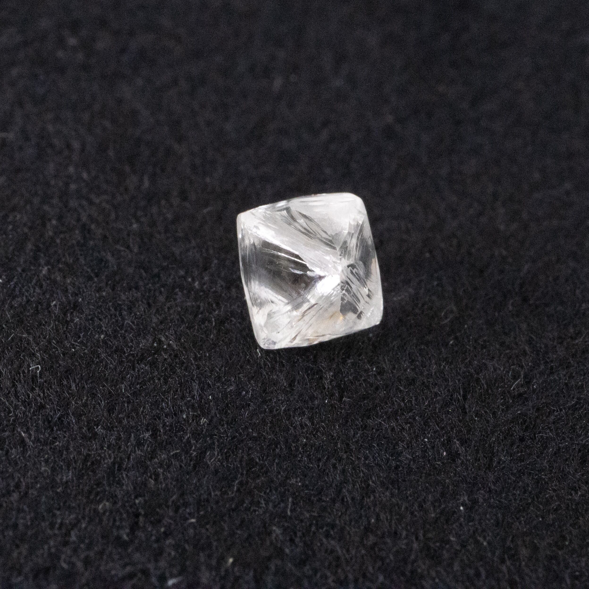 【お値下げ】アンカットダイヤモンド ソーヤブル原石 0.609ct