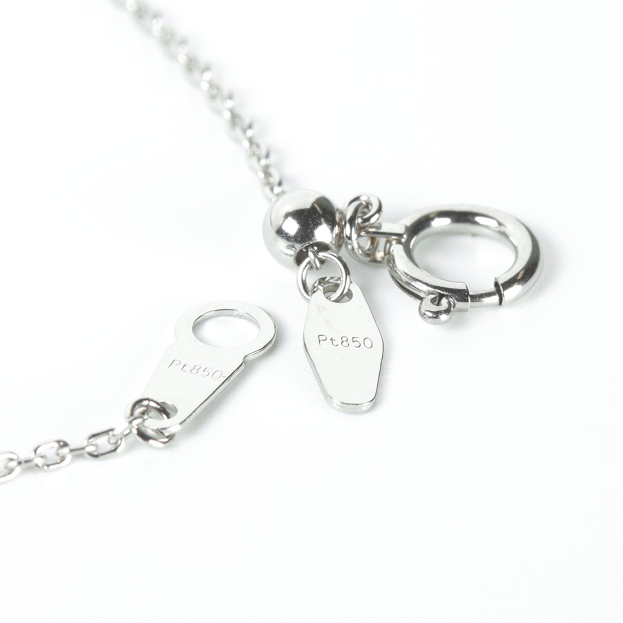 クロスデザイン エメラルドカット ダイヤモンド ネックレス Pt / 2.000ct