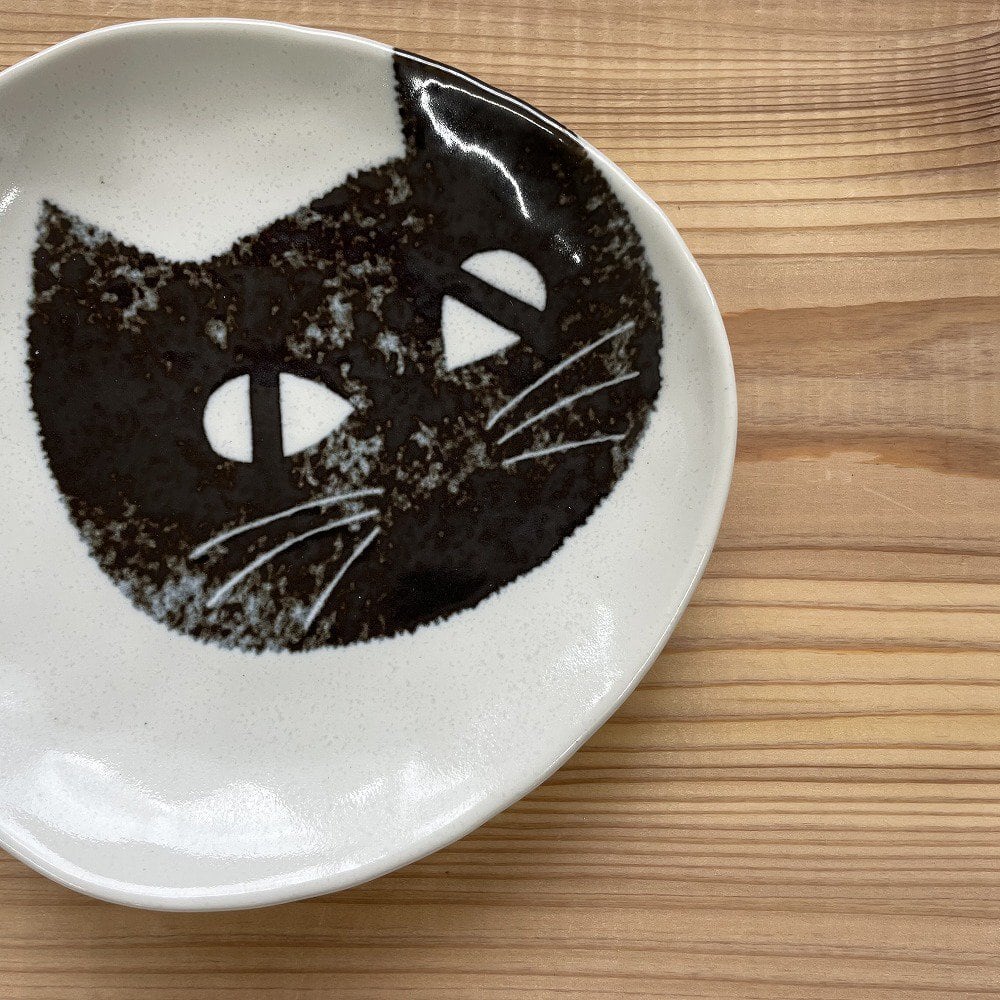 ねこ＊まるけ ミツメル 13.7㎝三角 美濃焼プレート／取り皿
